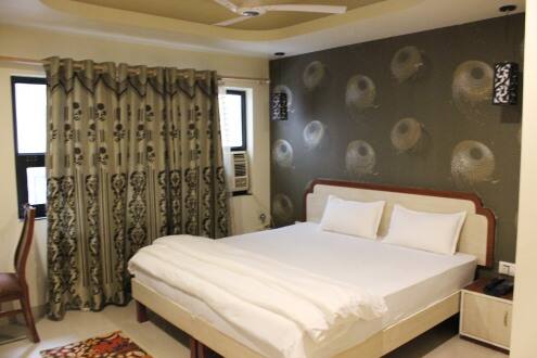 Hotel Rajlaxmi, Bhopal 4